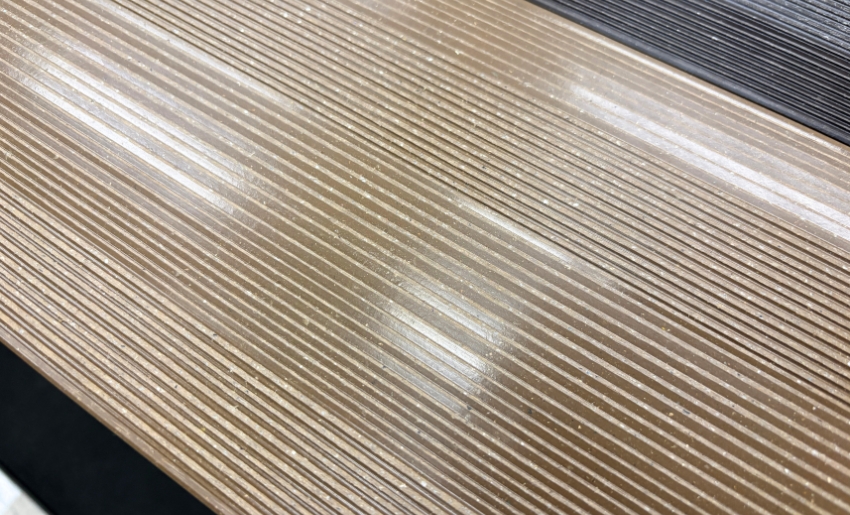 リクシル 樹ら楽 木彫タイプ 少し反射が気になる