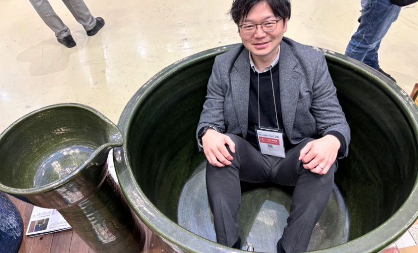 建築・建材展2026 展示風景 ハネノバス 丸型φ1000に実際に入った様子