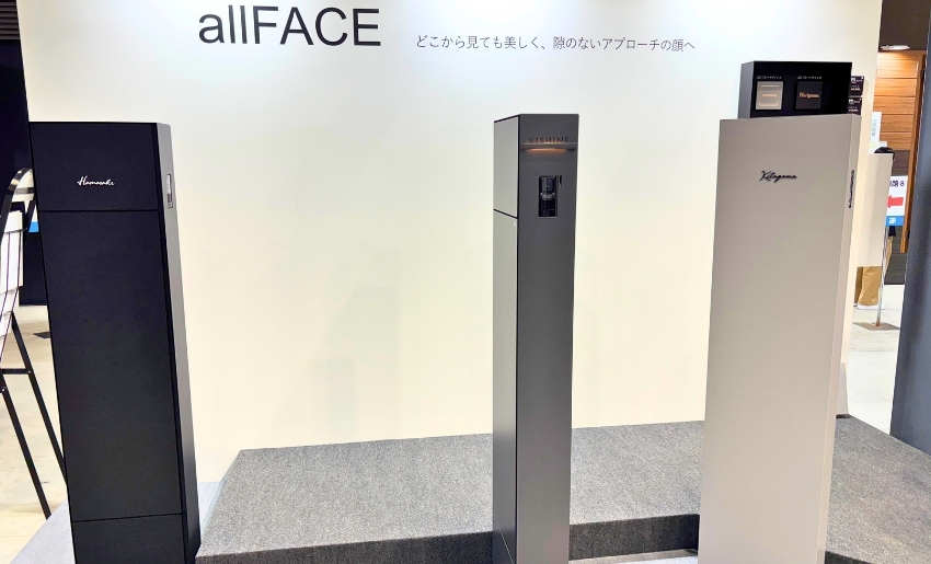YKKAPオルフェス展示写真 設置方向にそれぞれのコンセプトの違いが見える