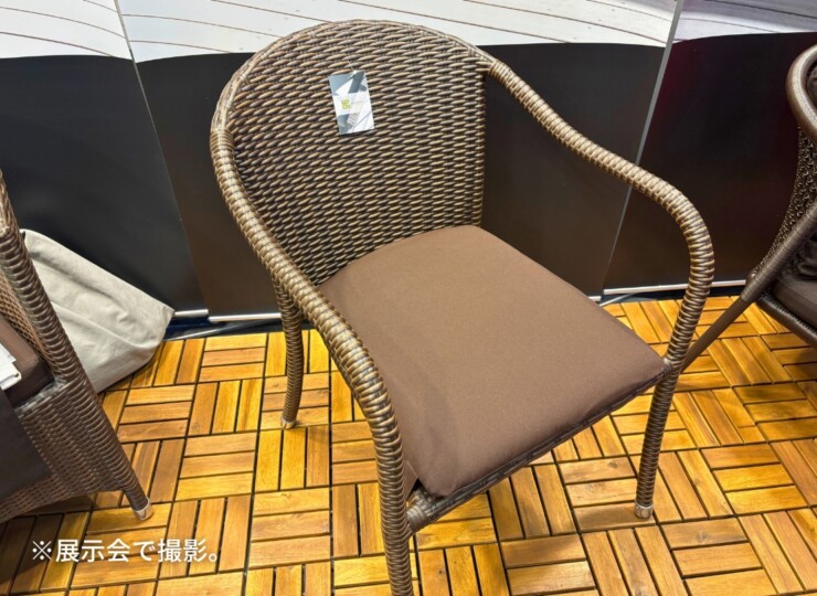 かじ新 ケイラウコード コモ スタッキングチェア 展示写真
