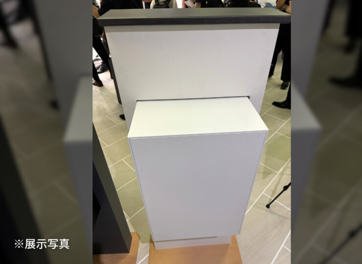 トーシンコーポレーション LED照明付門柱 MONO（モノ）GW-MONO 展示写真