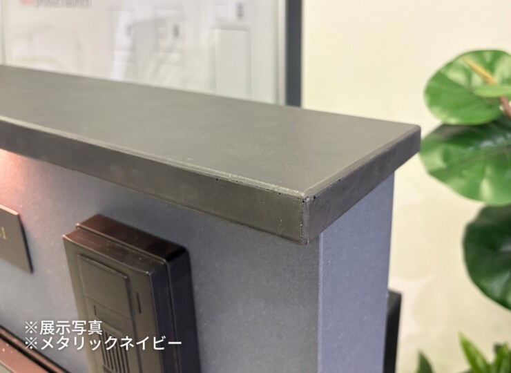 トーシンコーポレーション LED照明付門柱 MONO（モノ）GW-MONO 展示写真