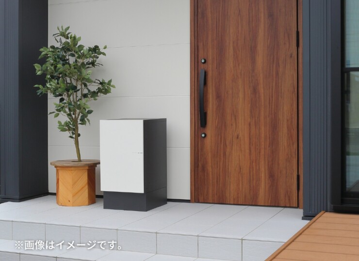 ユニソン 宅配ボックス ヴィコDB120ポスト無し（前出し）+据置用台座 使用イメージ
