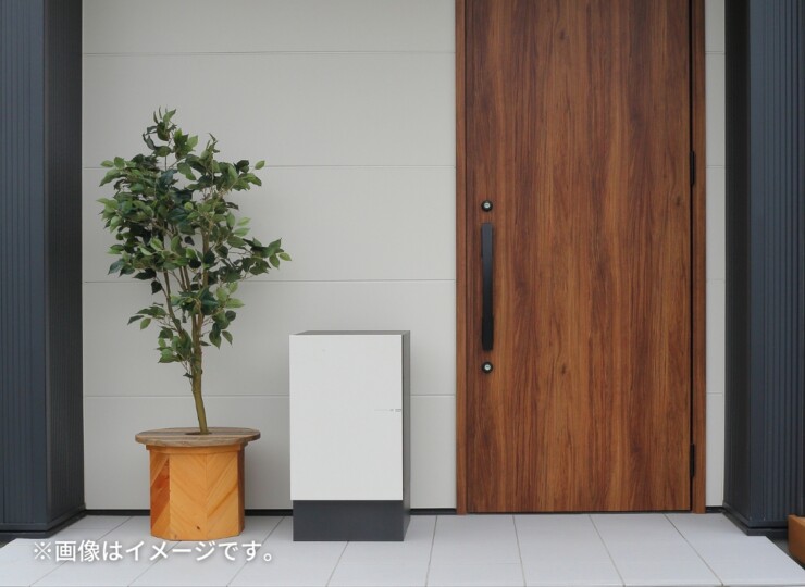 ユニソン 宅配ボックス ヴィコDB120ポスト無し（前出し）+据置用台座 使用イメージ